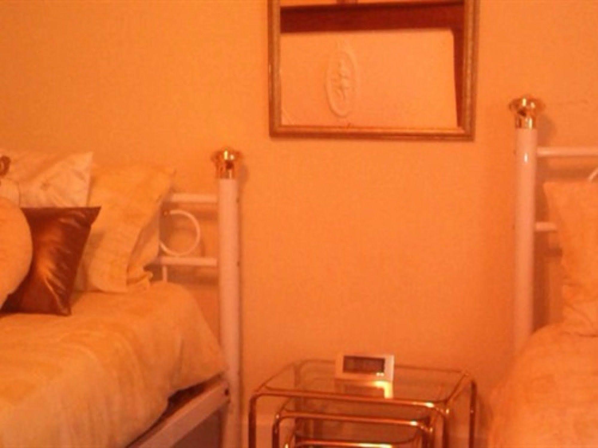 Sunset House Chambres De Hotes Magnac-Laval Luaran gambar