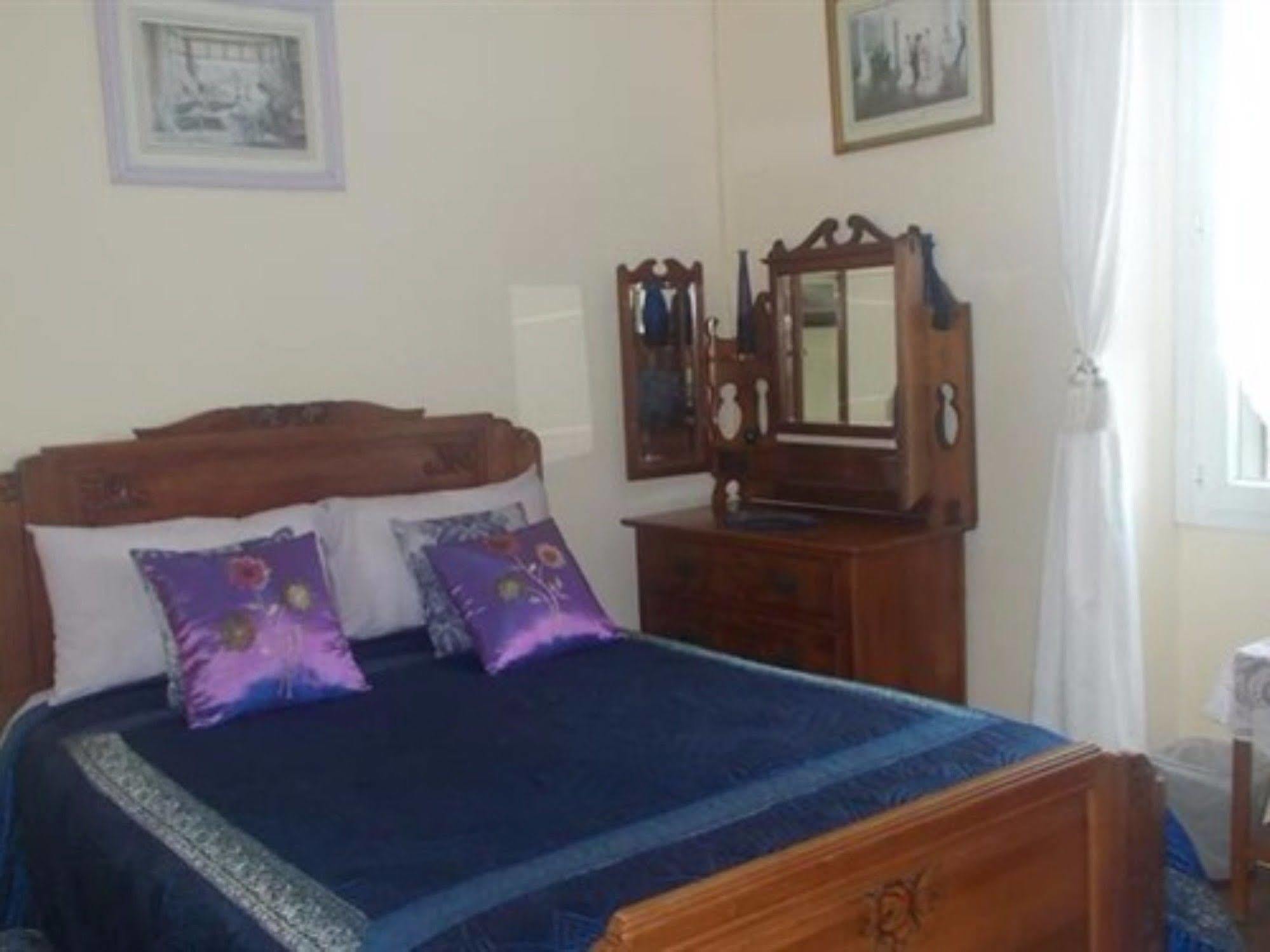 Sunset House Chambres De Hotes Magnac-Laval Luaran gambar
