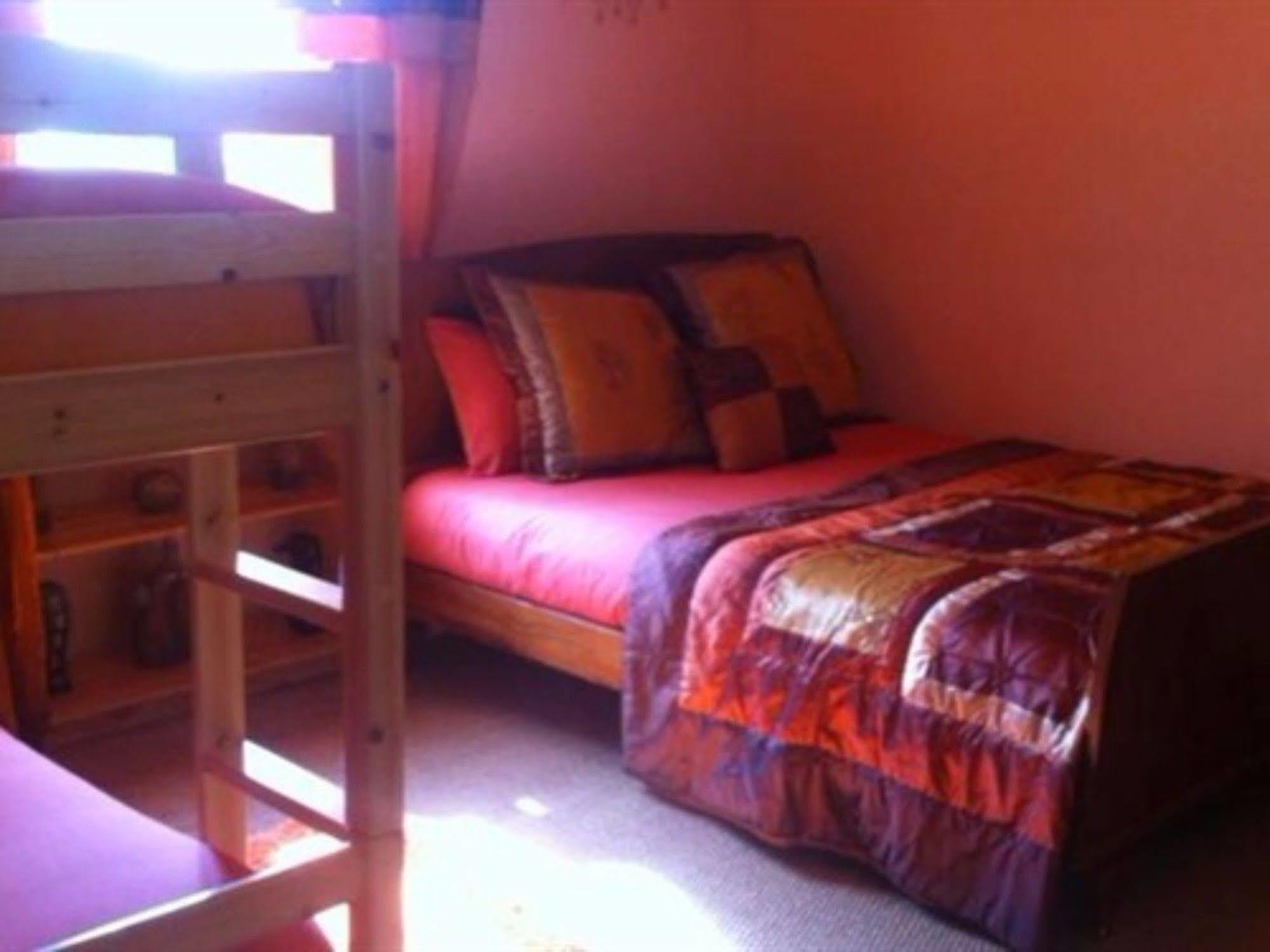 Sunset House Chambres De Hotes Magnac-Laval Luaran gambar